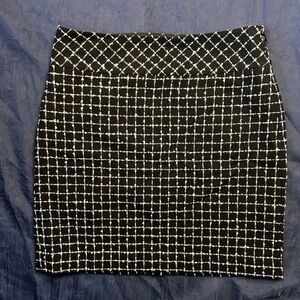 LOFT Ann Taylor Black White Tweed Skirt Size 2 Checkered Work Office